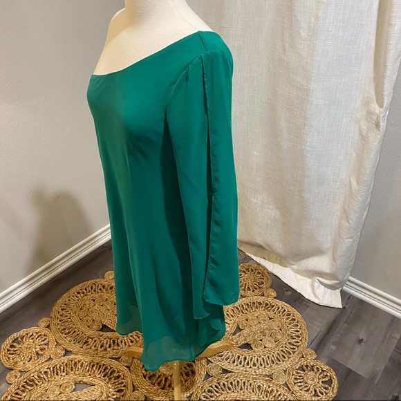 Soprano Emerald One Shoulder Slit Bell Sleeve - Picture 4 of 9
